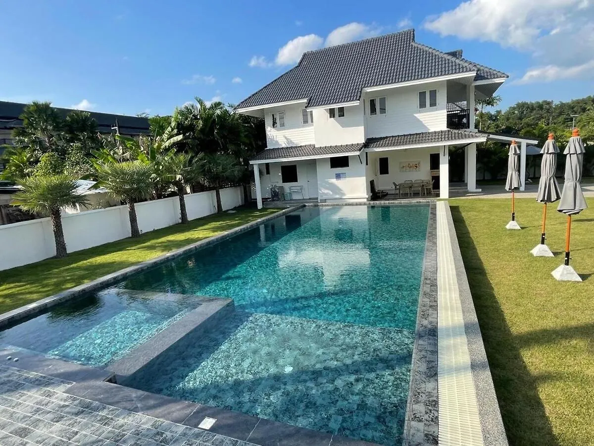 Khaolak Pool Villa With 16M Pool And 3Br Khao Lak Tailândia