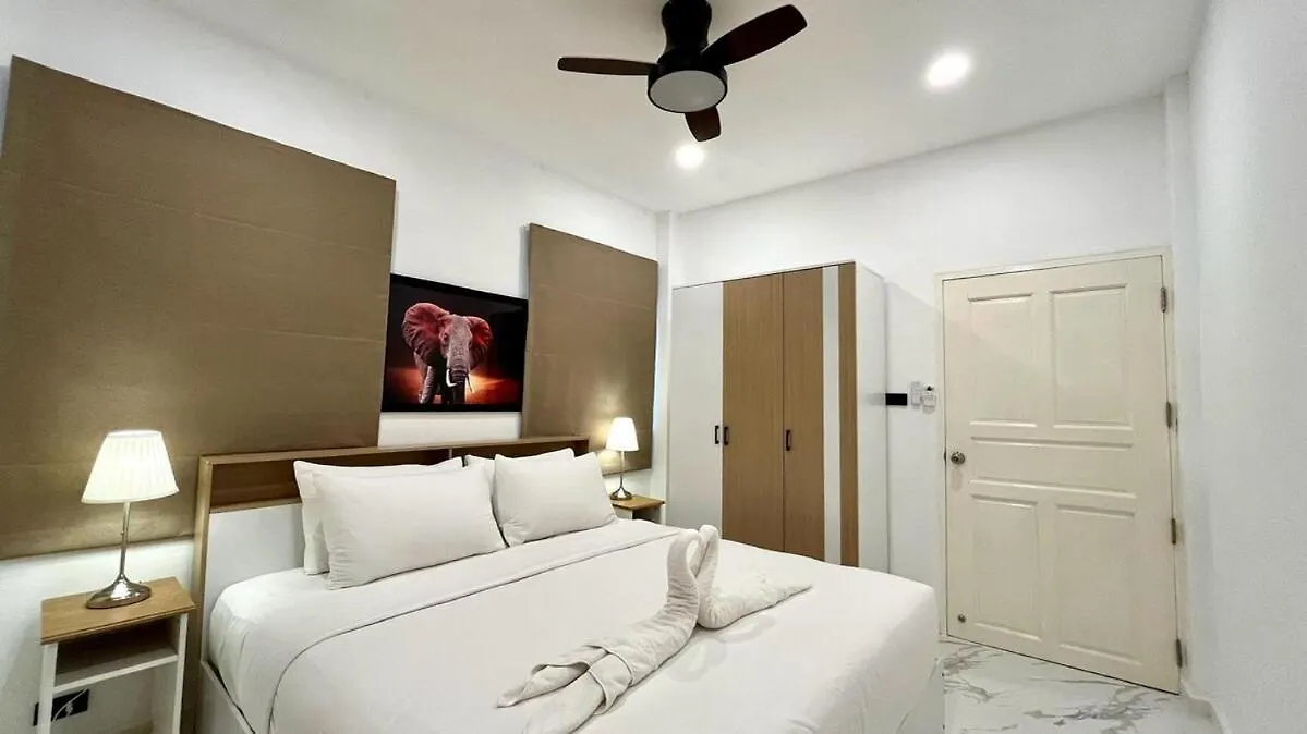 Khaolak Pool Villa With 16M Pool And 3Br Khao Lak 0*,  Tailândia